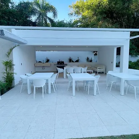 Tropical Deluxe 2 Bedroom Unit With Jacuzzi